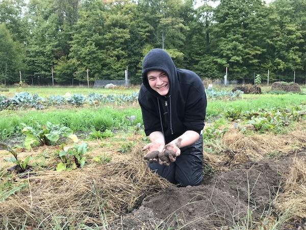 Cultivating a Healthy Food School Culture With a Visit to Bliss Gardens