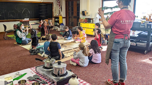 A Mobile Kitchen (… and a blossoming of farm to school possibilities)